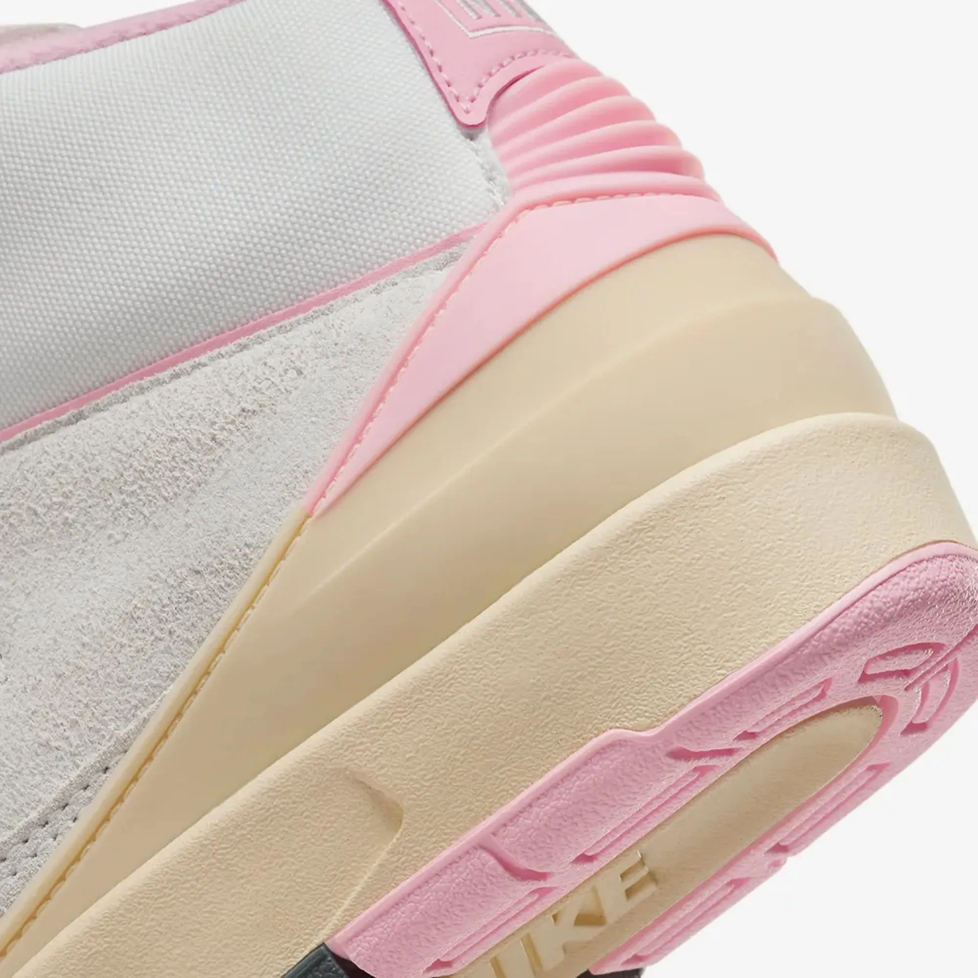 Jordan | WMN'S AIR JORDAN 2 RETRO  { SUMMIT WHITE/GYM RED-MED SOFT PINK